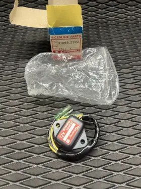 21066-3702 KAWASAKI Jetski Voltage Regulator Nos Jet Ski X2