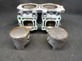 62T-11631-02-92 YAMAHA Wave Cylinder Pistons Raider