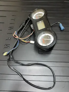 F2C-6820A-10-00 YAMAHA Fzs Fzr Gauge Display Meter Dash